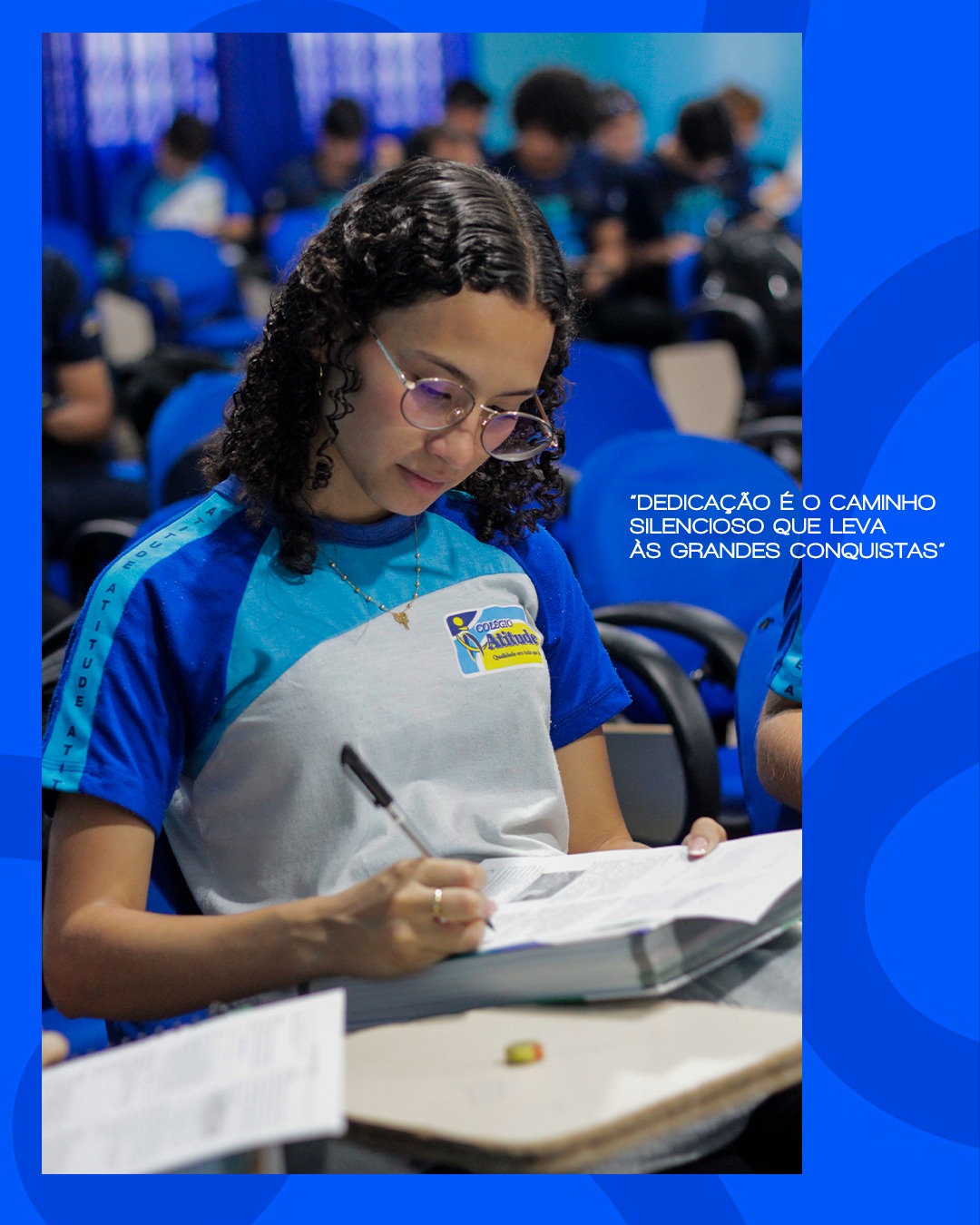 Alunos focados na preparação para o ENEM